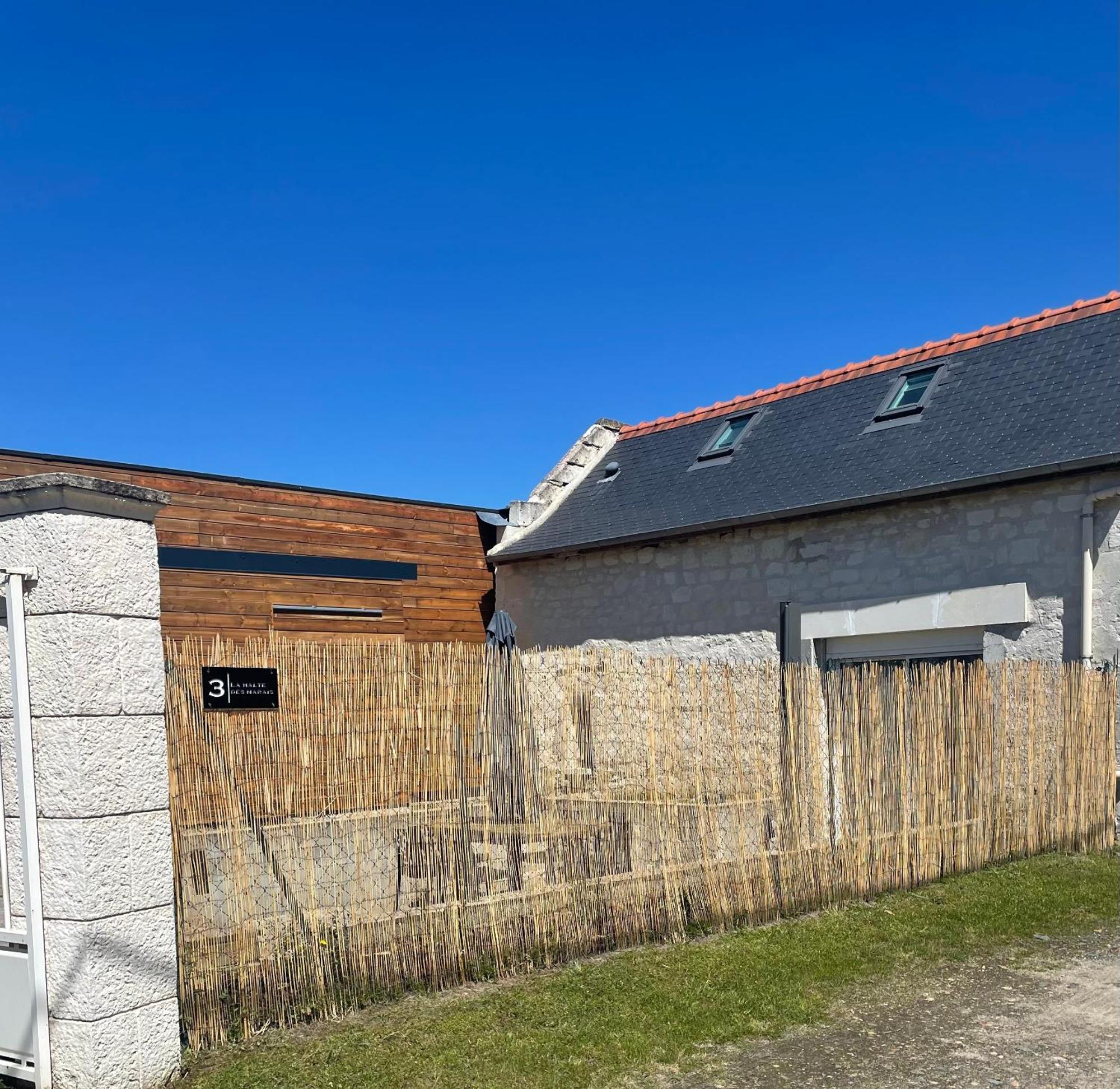 Villa La Halte Des Marais Huismes Exterior foto